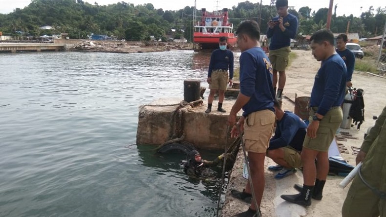 Prajurit TNI AL Ikut Pelatihan Penyelamatan di Dasar Laut Sorong