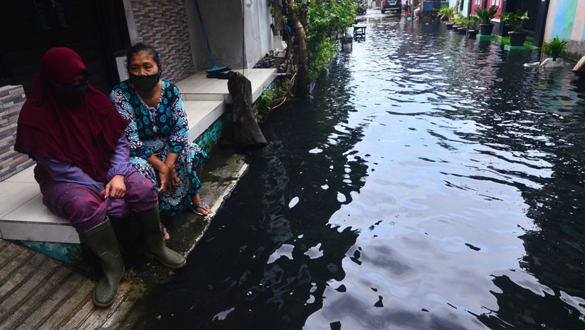 Air Banjir Bercampur Limbah Masuk ke Permukiman di Kudus, Warga Gatal-Gatal - Bagian 2