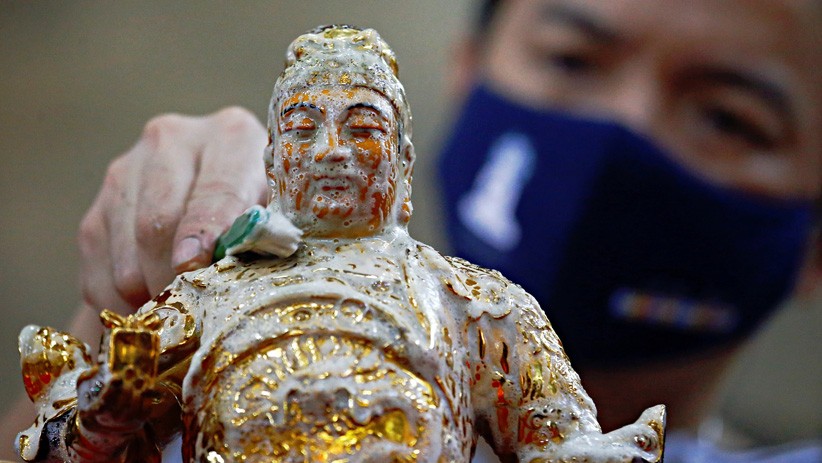 Ritual Cuci Patung Dewa Jelang Tahun Baru Imlek - Bagian 3
