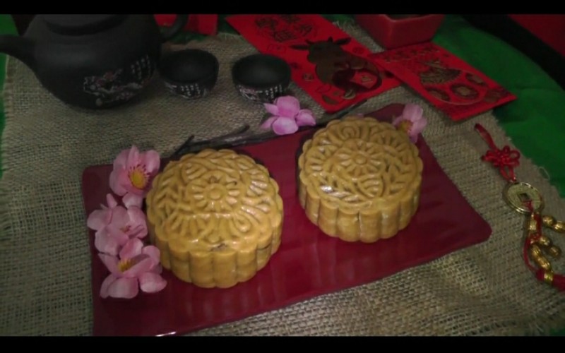 Lembut Manis Kue Bulan, Sajian Pelengkap di Hari Imlek