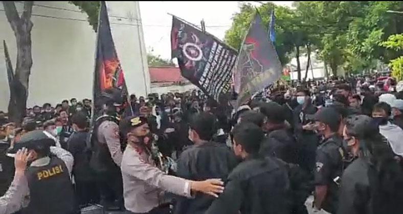 Bentrok Polisi vs Massa PSHT di PN Karanganyar, Ini Penjelasan Kapolres