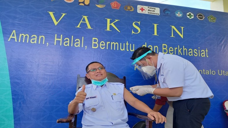 12 Pejabat Gorontalo Utara Divaksin, Wagub Minta Masyarakat Jangan Takut 