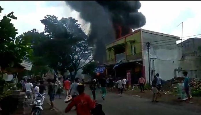 Ruko BBM di Cianjur Meledak, Warga: Seperti Bunyi Bom