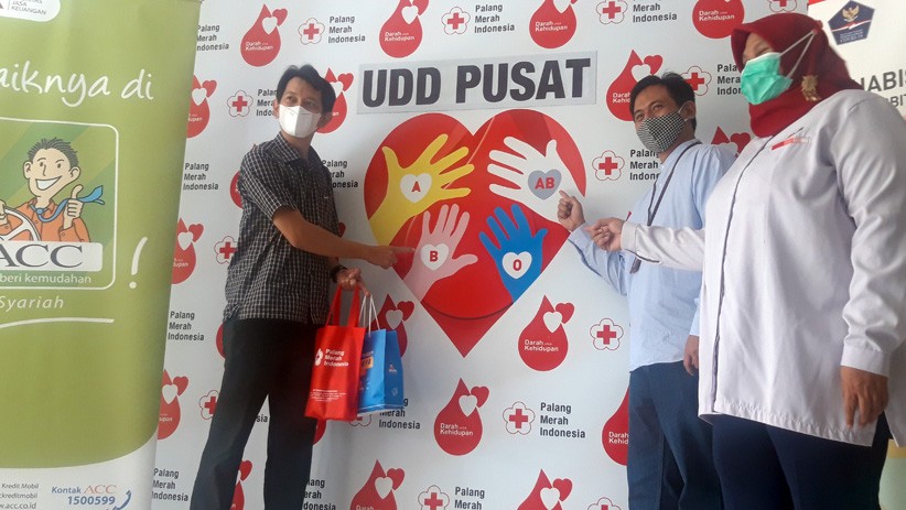 ACC Serahkan Bantuan Donor Plasma Konvalesen kepada PMI - Bagian 2