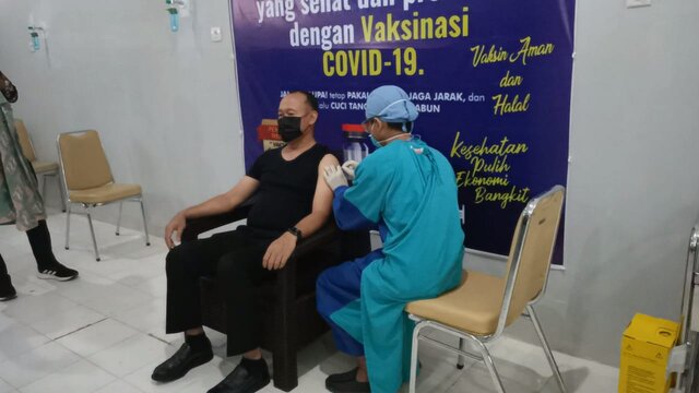 title Jalani Vaksinasi Perdana, Bupati Tebo Imbau Masyarakat agar Tidak Takut Jalani Vaksinasi Perdana, Bupati Tebo Imbau Masyarakat agar Tidak Takut