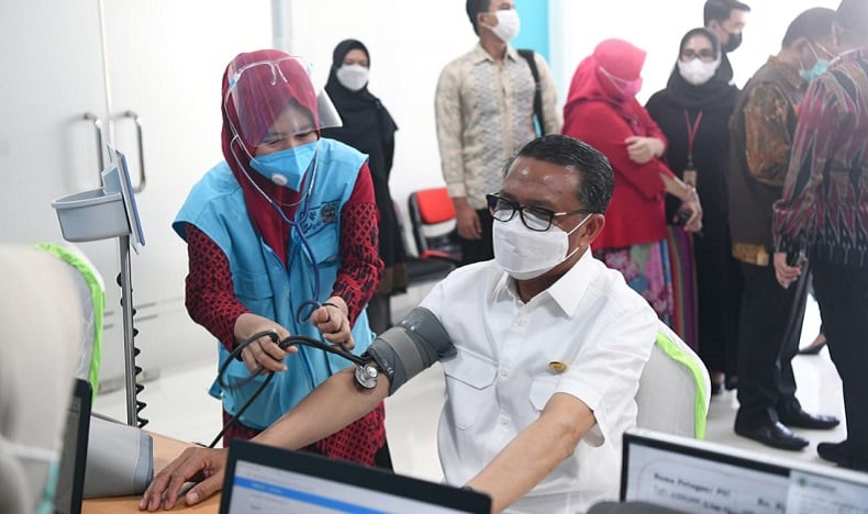 Gubernur Sulsel Nurdin Abdullah Disuntik Vaksin Covid Kedua