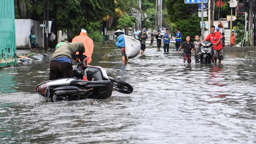 10 Ruas Jalan Dan 4 RT Di Jakarta Terendam Banjir Akibat Hujan Lebat ...