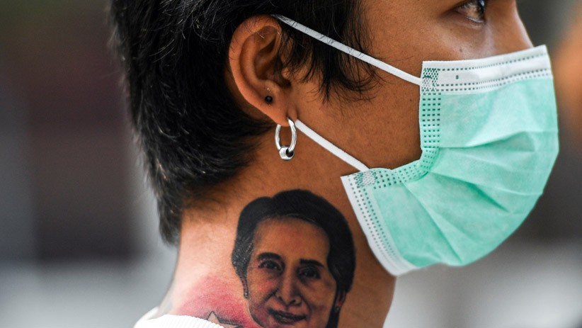 Puluhan Ribu Warga Myanmar Unjuk Rasa, Tuntut Aung San Suu Kyi Dibebaskan - Bagian 3