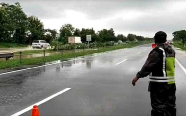 Tol Cipali Terendam Banjir akibat Hujan Deras, Arus Lalin Tersendat 