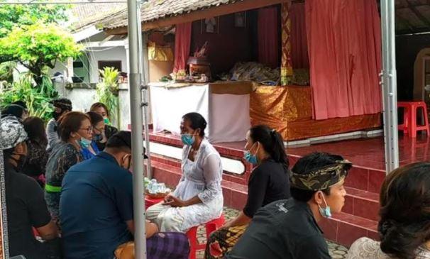 Remaja Penari Rangda di Denpasar Tewas Tertusuk Keris, Begini Reaksi Keluarga