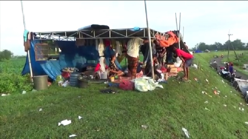 Banjir Jombang Belum Surut, Pengungsi Khawatirkan Rumah dan Barang Berharga 