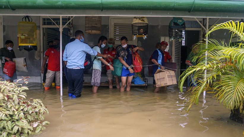 Lapas Pekalongan Banjir, Warga Binaan Dirantai dan Dievakuasi ke Rutan Terdekat - Bagian 2