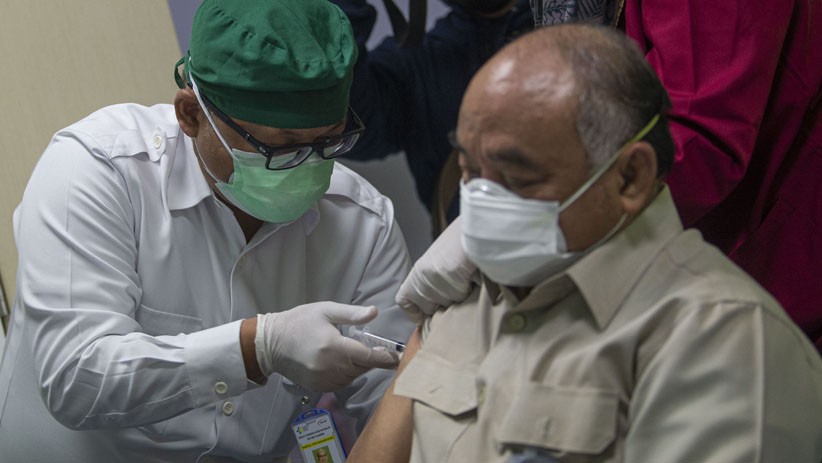 Potret Tenaga Kesehatan Lansia Divaksin Covid-19 - Bagian 2