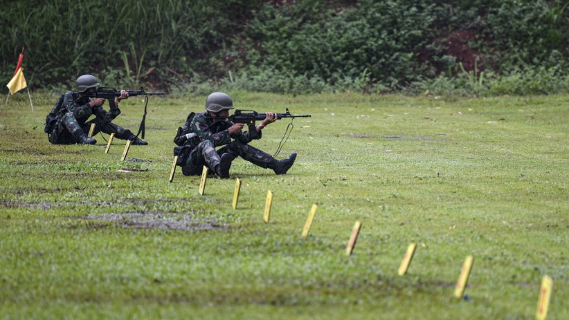 Melihat Ketangguhan Fisik Prajurit Korps Marinir saat Lomba Triathlon - Bagian 4