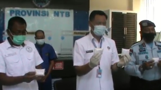 Bawa Sabu di Dubur, 2 Penumpang Pesawat Ditangkap BNNP NTB di Bandara Lombok