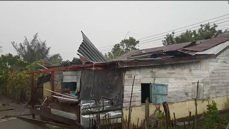 Diterjang Hujan Deras dan Puting Beliung, Atap Rumah Warga di Gayo Lues Beterbangan