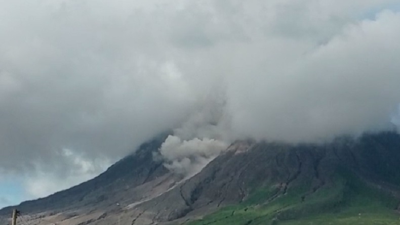 Merapi 3 Kali Muntahkan Awan Panas dan 20 Kali Lava Pijar
