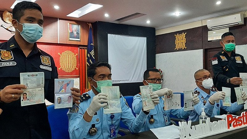 title Kapal Pesiar Asing Masuk Indonesia Ilegal, 18 Paspor Kru Ditahan Imigrasi Banda Aceh Kapal Pesiar Asing Masuk Indonesia Ilegal, 18 Paspor Kru Ditahan Imigrasi Banda Aceh