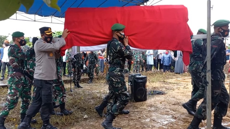 Dua Anggota TNI Tabrakan Usai Bantu Pemakaman Pasien Covid-19, 1 Meninggal