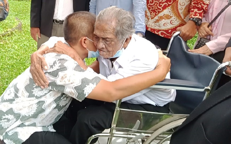 Kasus Anak Gugat Ayah Berakhir Damai, Kuasa Hukum Koswara: Ada Peran Dedi Mulyadi