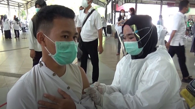 2.700 Nakes di Medan Disuntik Vaksin Covid-19 di Pendopo USU