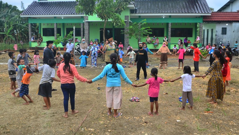 Bantu Pemulihan Trauma, GP Ansor Ajak Anak Korban Banjir Bermain dan Bernyanyi - Bagian 1