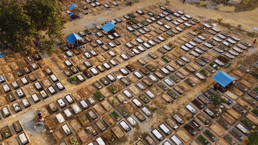 Penampakan dari Udara TPU Punggolaka Kendari Khusus Covid-19 Penuh - Bagian 1