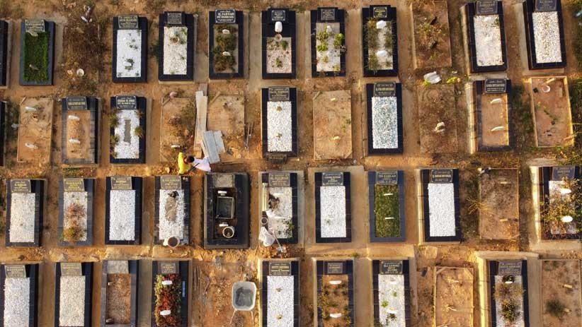 Penampakan dari Udara TPU Punggolaka Kendari Khusus Covid-19 Penuh - Bagian 2