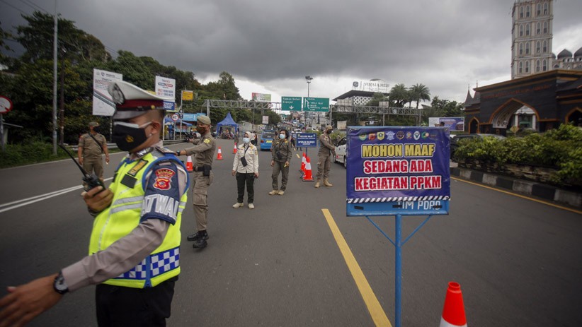 Wisatawan Menuju Puncak Bogor Tidak Punya Surat Swab Antigen Diminta Putar Balik - Bagian 2