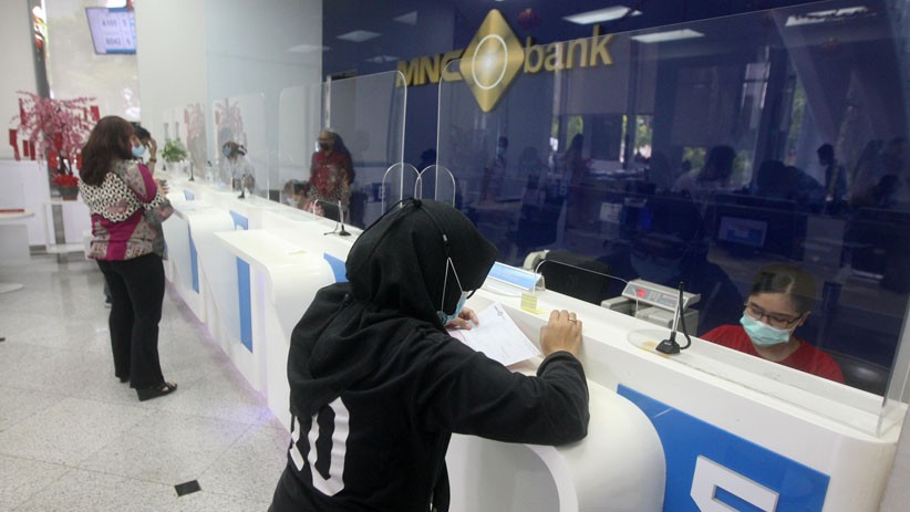MNC Bank Meriahkan Imlek dengan Hujan Angpao - Bagian 4