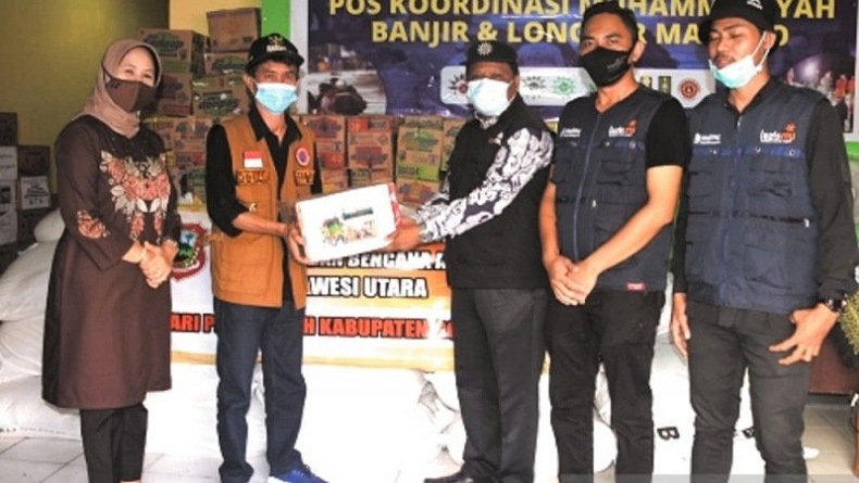 Pemkab Gorontalo Serahkan Bantuan Kemanusiaan ke Manado