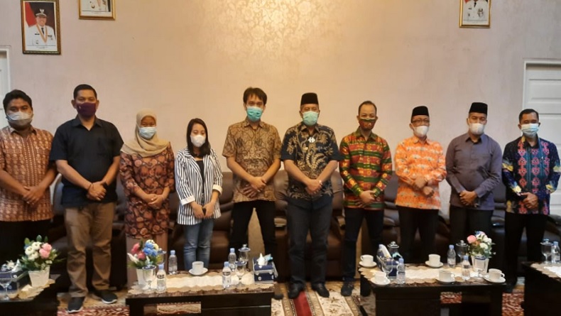 title Bupati Siak Alfredi Terima Kunjungan iNews, Sampaikan Potensi di Daerah Bupati Siak Alfredi Terima Kunjungan iNews, Sampaikan Potensi di Daerah