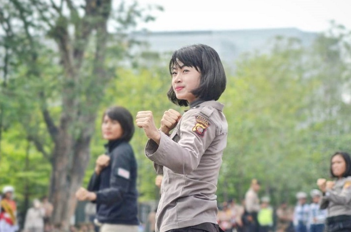 Pesona Marselina Oktavianti, Polwan Cantik yang Jago Silat