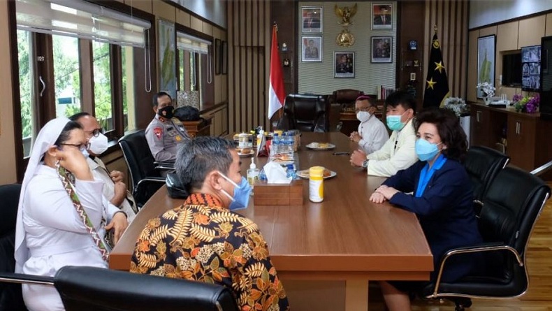 title Kapolda Kalsel Minta Keuskupan Banjarmasin Berkontribusi Bantu Polri Jaga Kamtibmas Kapolda Kalsel Minta Keuskupan Banjarmasin Berkontribusi Bantu Polri Jaga Kamtibmas