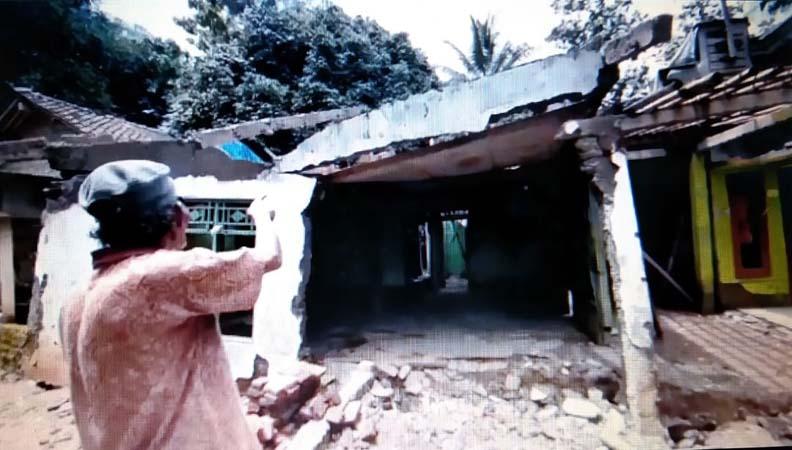 title Puluhan Rumah Rusak akibat Tanah Bergerak di Purbalingga, Ratusan Warga Mengungsi Puluhan Rumah Rusak akibat Tanah Bergerak di Purbalingga, Ratusan Warga Mengungsi