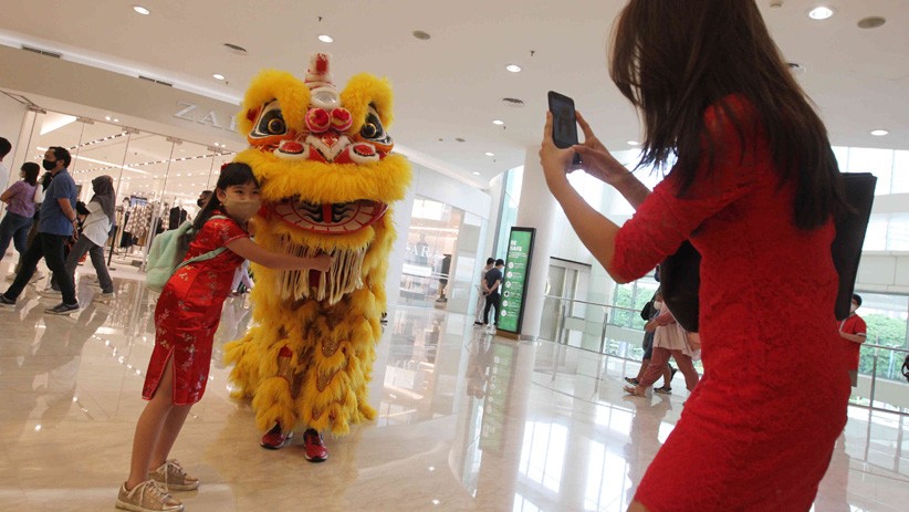 Atraksi Barongsai Menghibur Pengunjung Mal - Bagian 2