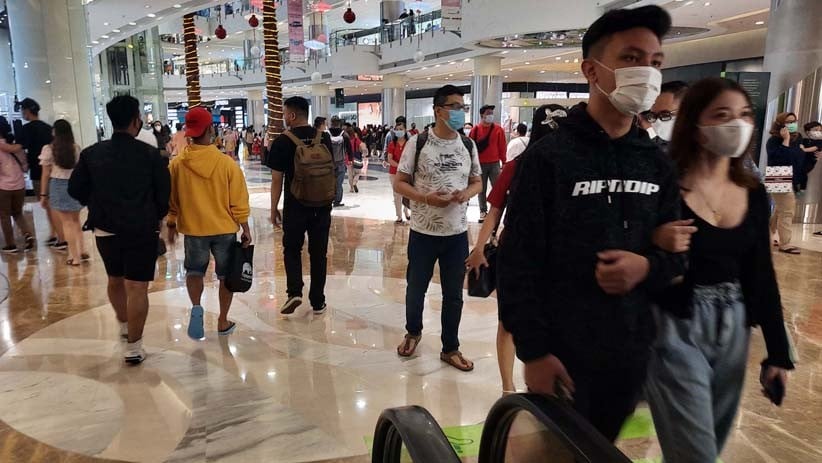 Pusat Perbelanjaan Jakarta Diserbu Pengunjung saat Libur Imlek - Bagian 3