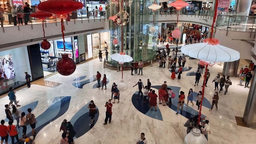 Pusat Perbelanjaan Jakarta Diserbu Pengunjung saat Libur Imlek - Bagian 2