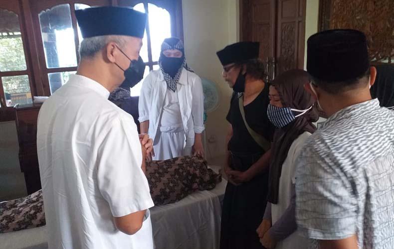 Ganjar Kenang Sosok Prie GS: Budayawan dengan Kecerdasan Luar Biasa