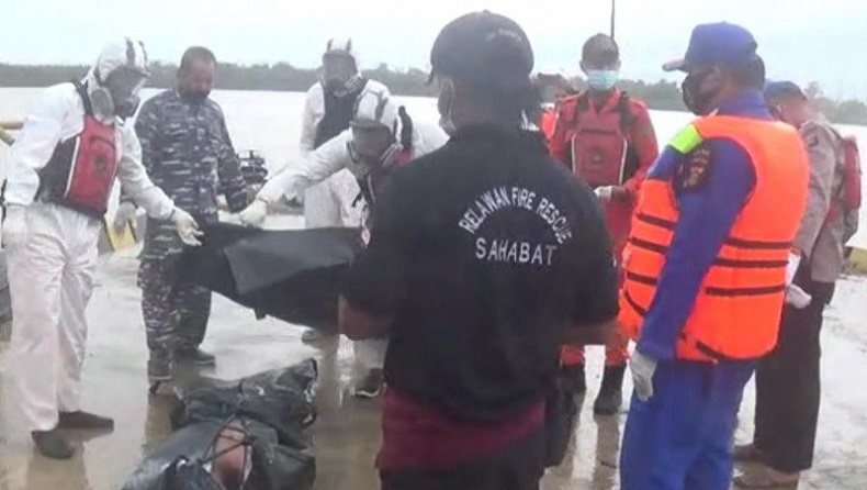 3 Jasad Ditemukan Tim SAR setelah Kapal Meledak dan Terbakar di Samarinda