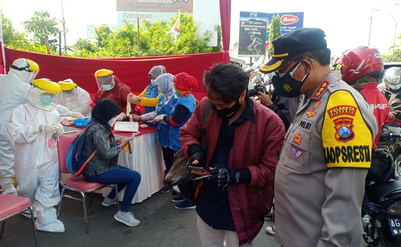 title Tim Covid-19 Sidoarjo Siapkan 120 Kamar untuk Warga Luar Daerah yang Reaktif Tim Covid-19 Sidoarjo Siapkan 120 Kamar untuk Warga Luar Daerah yang Reaktif