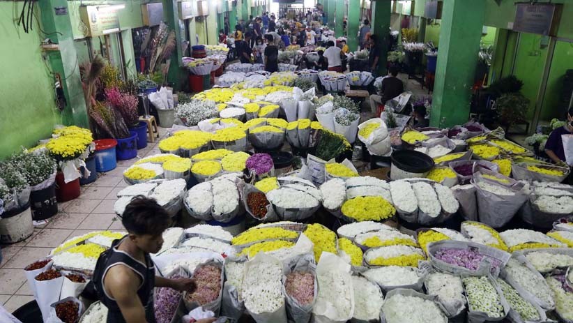 Penjualan Bunga Pasar Rawa Belong Merosot Tajam karena Banyak Acara Dibatalkan - Bagian 1