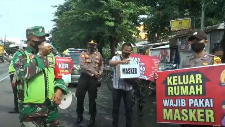 title Razia Prokes di Pasar Kota Semarang, Pelanggar Diberi Peringatan Razia Prokes di Pasar Kota Semarang, Pelanggar Diberi Peringatan