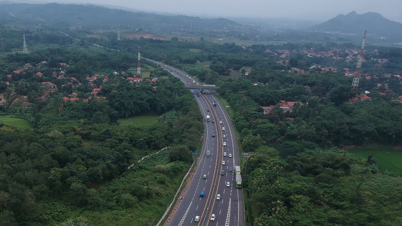 Ratusan Ribu Kendaraan Kembali ke Jakarta usai Libur Imlek - Bagian 1