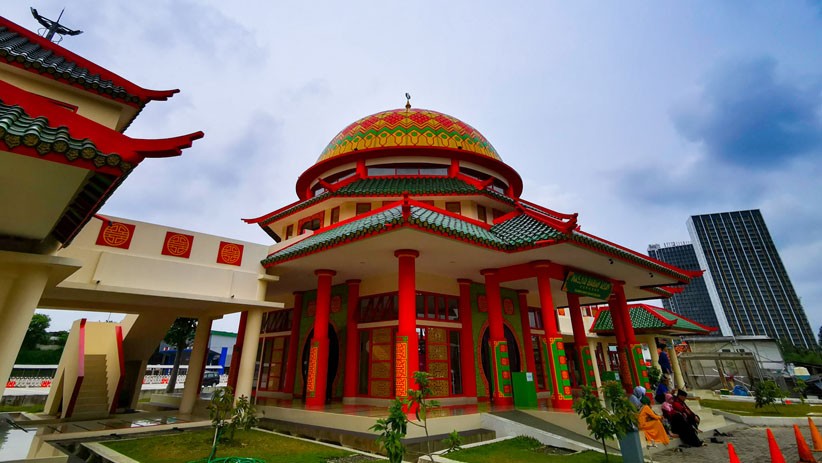 Melihat Arsitektur Masjid Babah Alun Desari Menyerupai Bangunan Etnis Tionghoa - Bagian 1