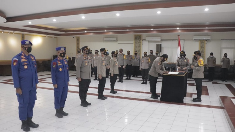 Kapolda Sulut Pimpin Pelantikan Karo Rena, Sertijab Dirpolairud dan 2 Kapolres