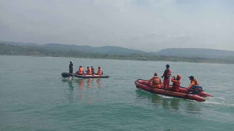 3 Hari Operasi Pencarian di Pantai Cikaso Garut, Tim SAR Belum Temukan Wisatawan Hilang