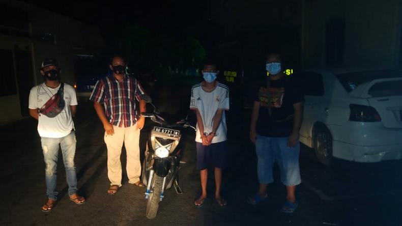 title Jadi Penadah Motor Curian, Pemuda di Lampung Dijemput Polisi Jadi Penadah Motor Curian, Pemuda di Lampung Dijemput Polisi