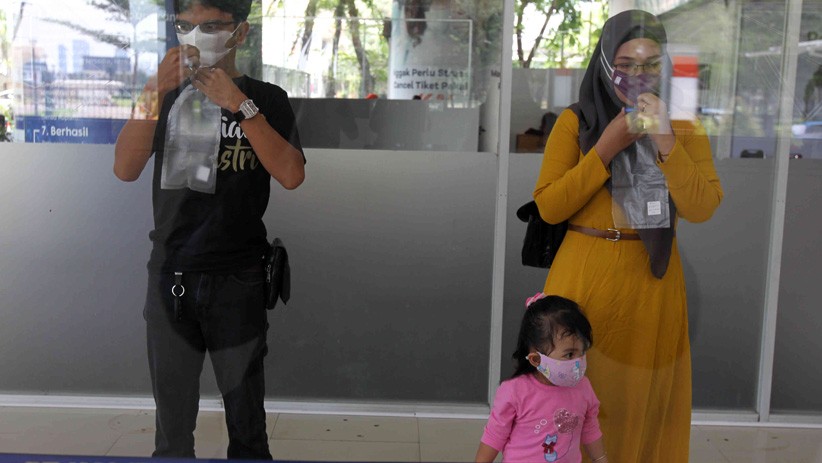 Potret Penumpang Kereta Tes Covid-19 Pakai GeNose di Stasiun Gambir - Bagian 4