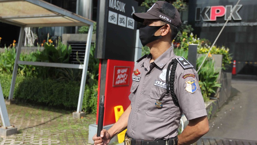 Mirip Polisi, Begini Penampakan Seragam Satpam Berwarna Cokelat - Bagian 5